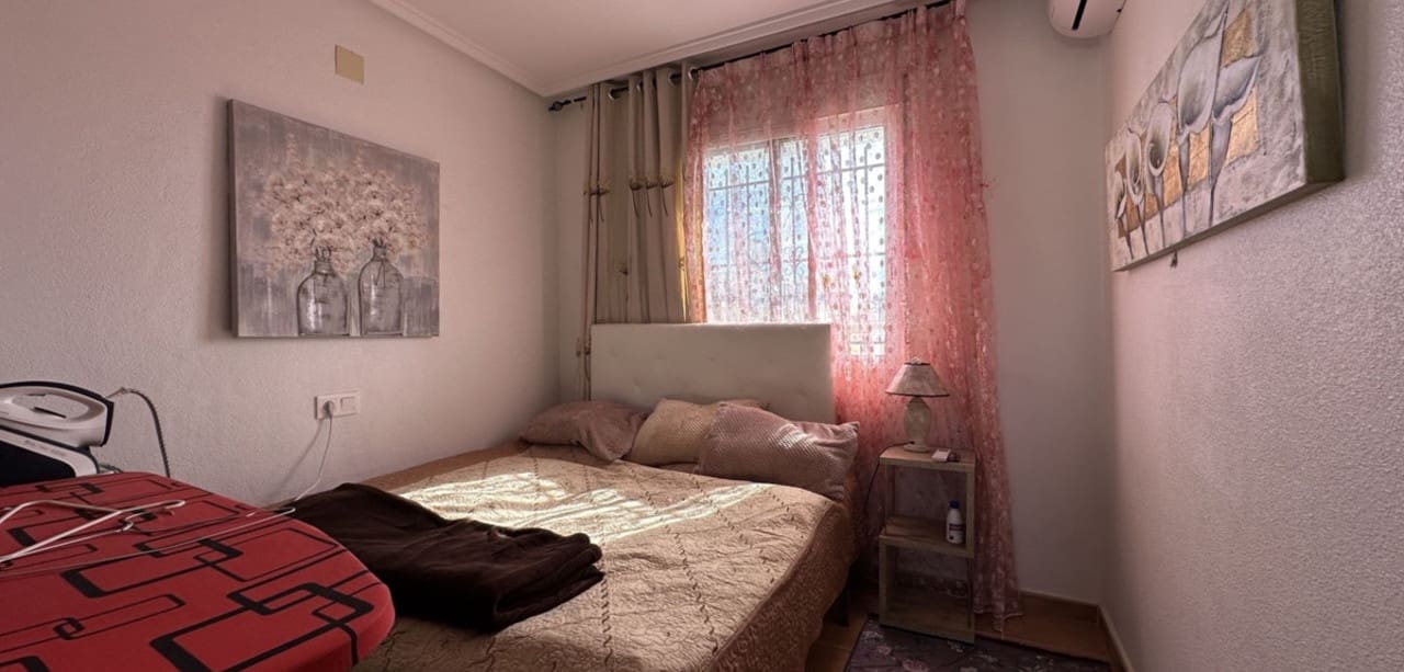 3 bedroom Villa for sale in Los Altos with pool - € 185,000 (Ref: 9578098)