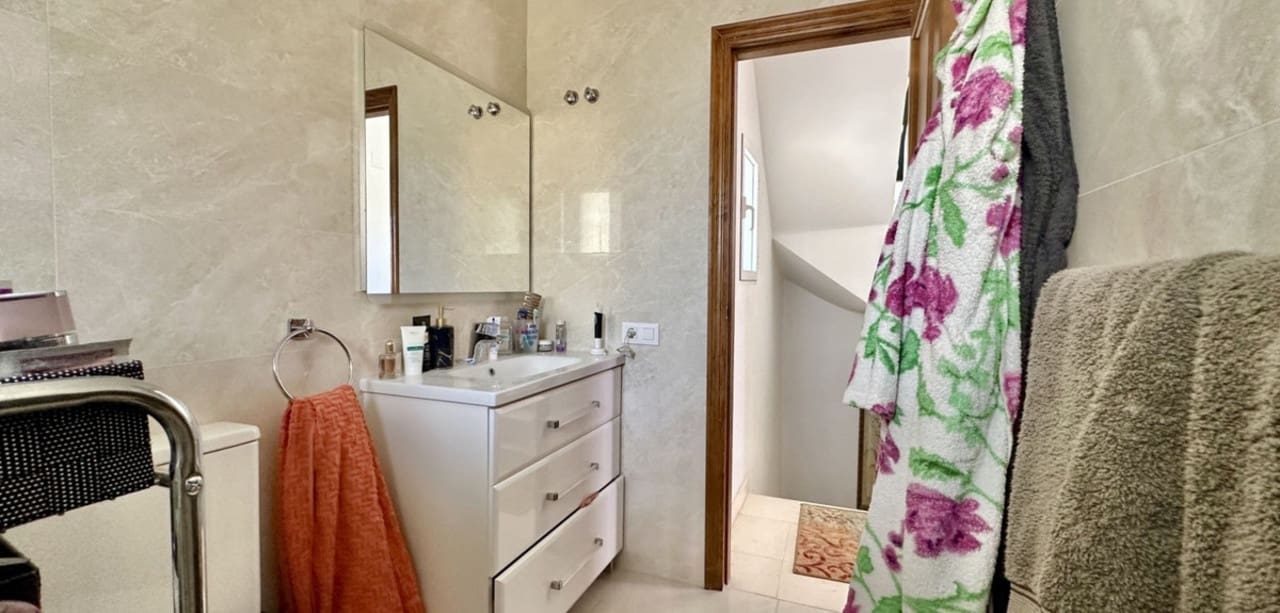 3 bedroom Villa for sale in Los Altos with pool - € 185,000 (Ref: 9578098)