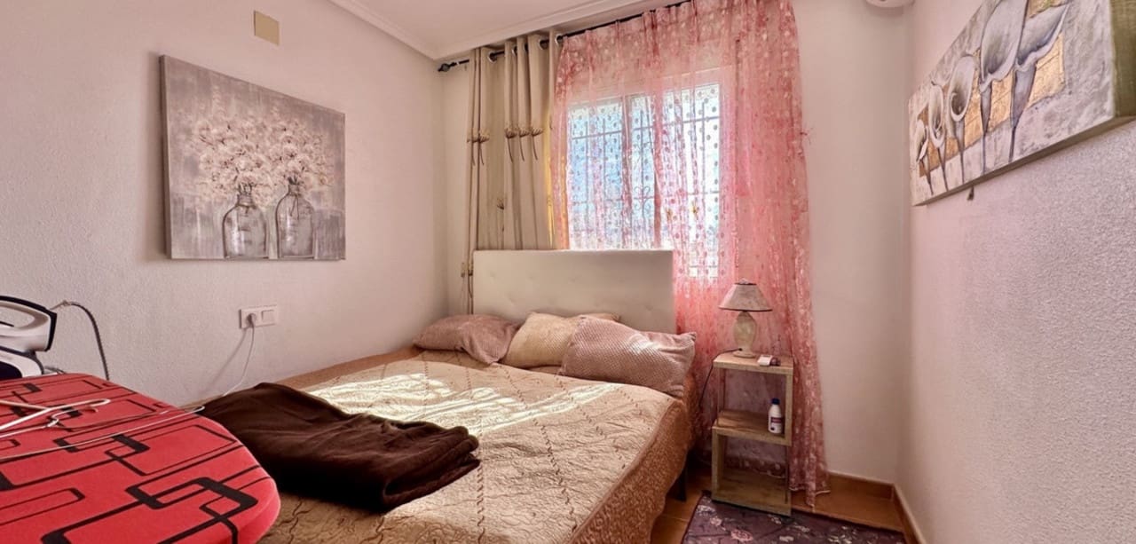 3 bedroom Villa for sale in Los Altos with pool - € 185,000 (Ref: 9578098)