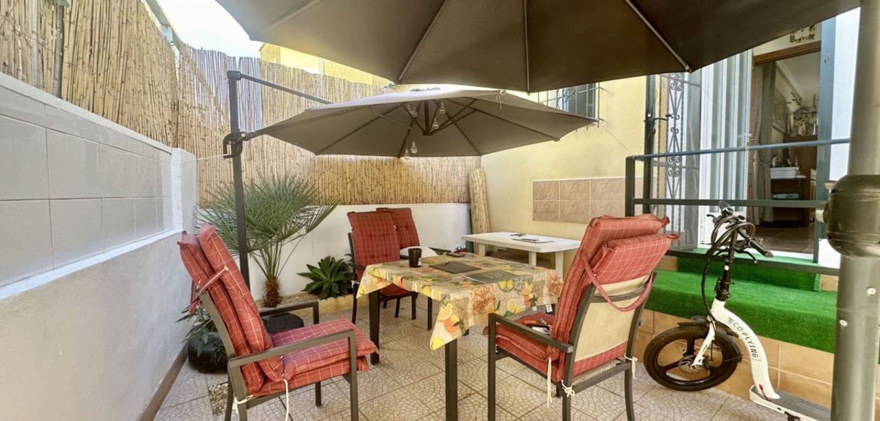 3 bedroom Villa for sale in Los Altos with pool - € 185,000 (Ref: 9578098)