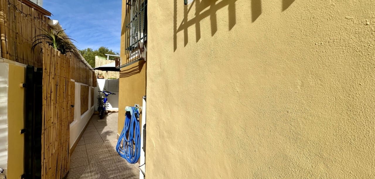 3 bedroom Villa for sale in Los Altos with pool - € 185,000 (Ref: 9578098)