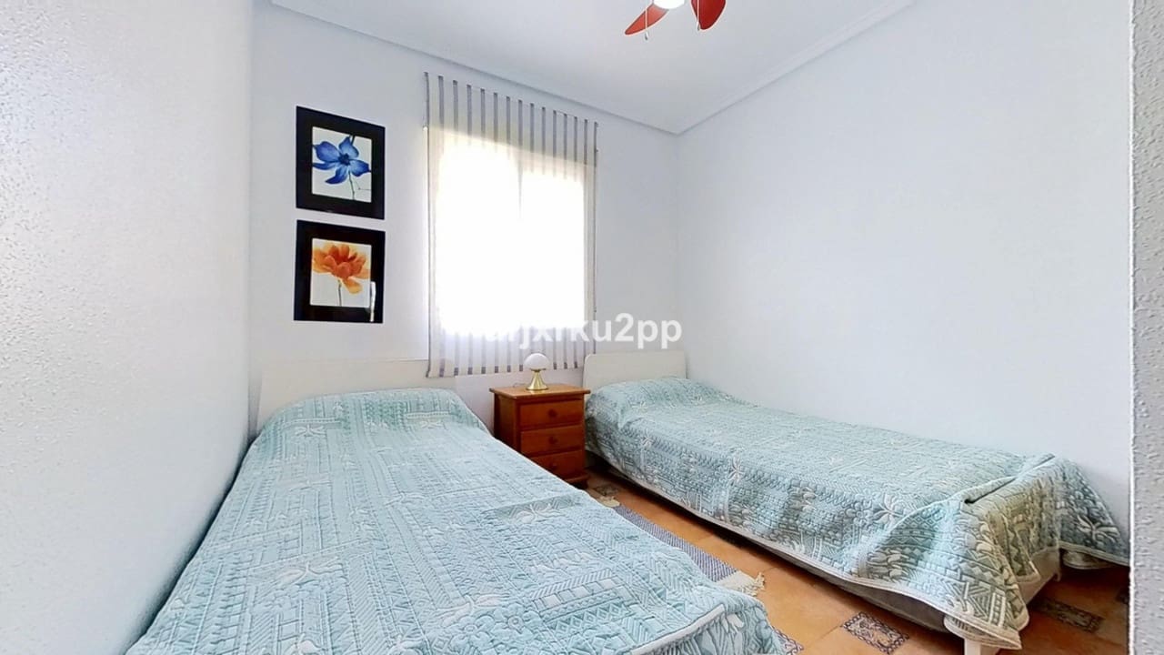 2 makuuhuone Huvila myytävänä paikassa Playa Flamenca - 189 000 € (Ref: 9578106)