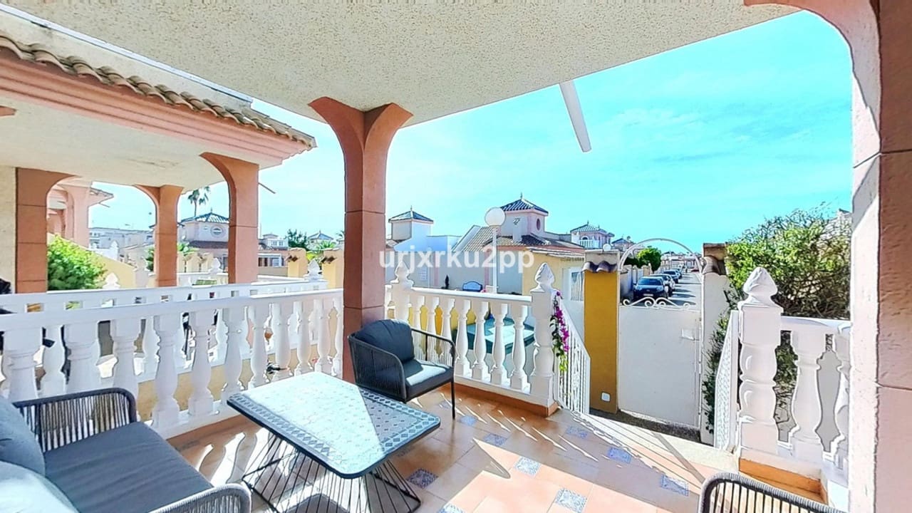 2 makuuhuone Huvila myytävänä paikassa Playa Flamenca - 189 000 € (Ref: 9578106)