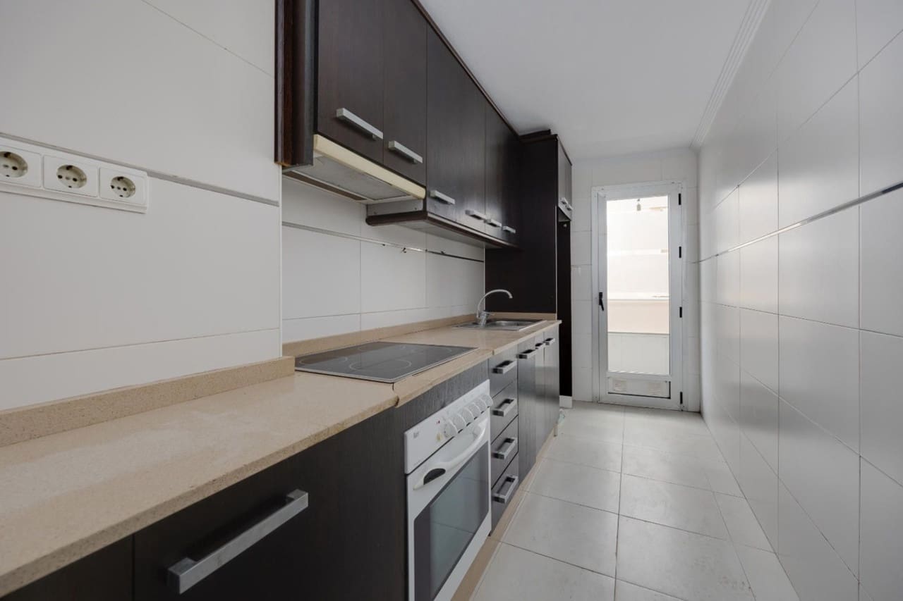 3 sypialnia Apartament na sprzedaż w Torrevieja - 178 995 € (Ref: 9578121)