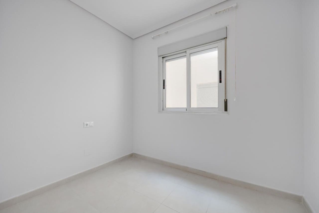 3 sypialnia Apartament na sprzedaż w Torrevieja - 178 995 € (Ref: 9578121)