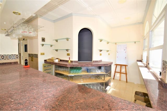 1 slaapkamer Commercieel te koop in Zona Pueblo, Guardamar del Segura - € 192.000 (Ref: 9578126)