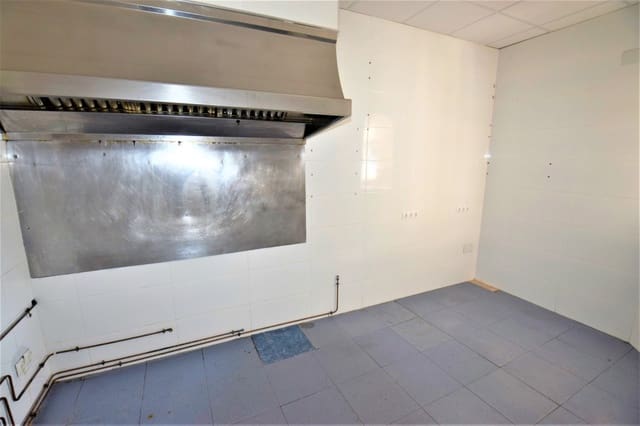 1 slaapkamer Commercieel te koop in Zona Pueblo, Guardamar del Segura - € 192.000 (Ref: 9578126)