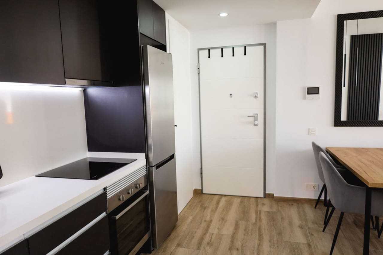 Apartamento de 1 habitación en Torrevieja en venta con piscina - 185.000 € (Ref: 9578154)