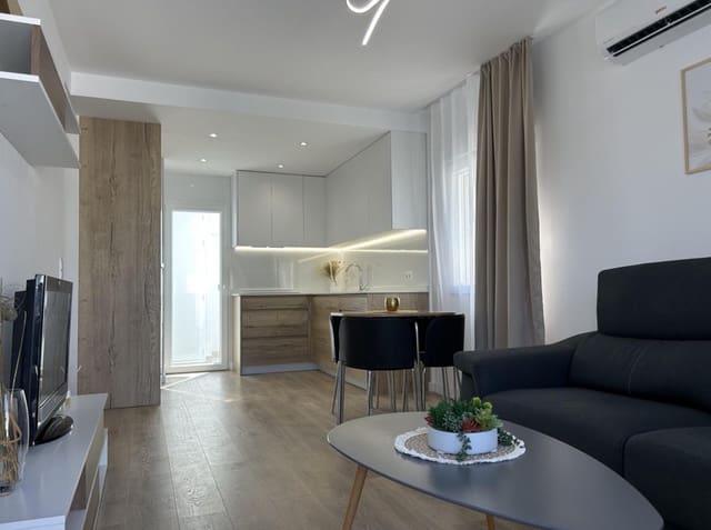 2 sypialnia Willa na sprzedaż w San Luis, Torrevieja - 154 000 € (Ref: 9578165)