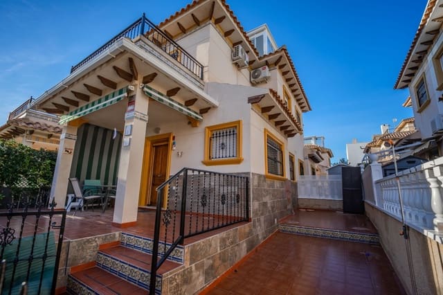 2 bedroom Villa for sale in La Zenia, Orihuela with pool - € 219,950 (Ref: 9639312)