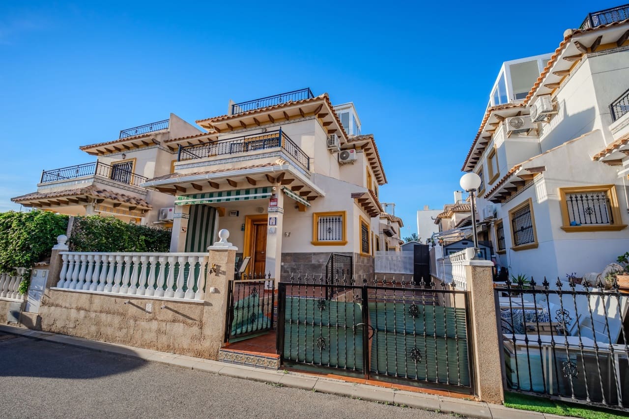 2 quarto Moradia para venda em La Zenia com piscina - 209 000 € (Ref: 9639312)