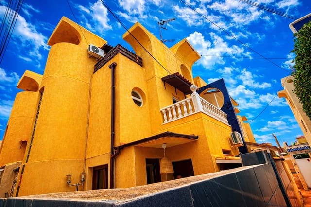 2 sypialnia Dom na sprzedaż w Parque Acuático - Sector 25, Torrevieja z basenem - 189 900 € (Ref: 9642191)