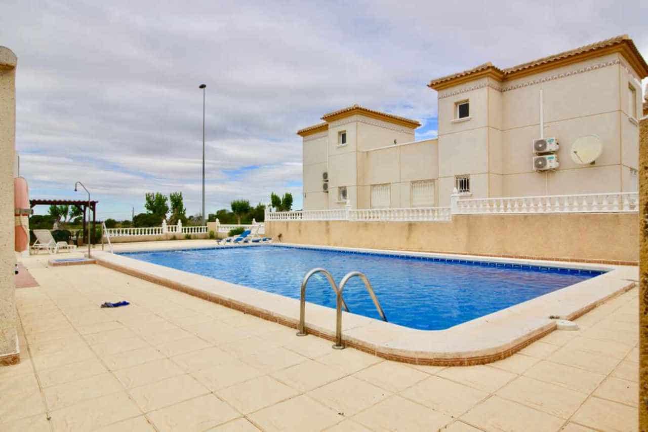 3 bedroom Villa for sale in Pinar de Campoverde - € 159,950 (Ref: 9679667)