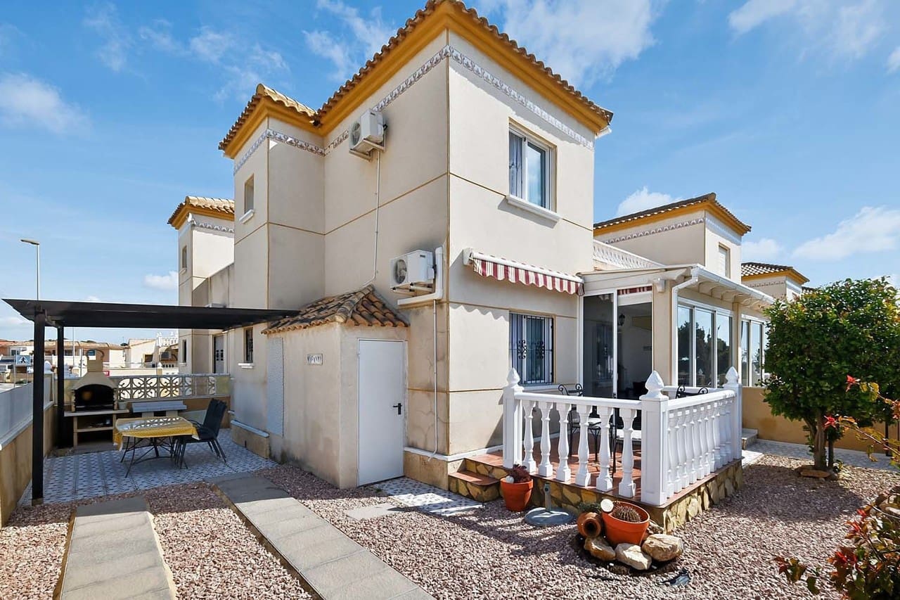 3 bedroom Villa for sale in Pinar de Campoverde - € 159,950 (Ref: 9679667)