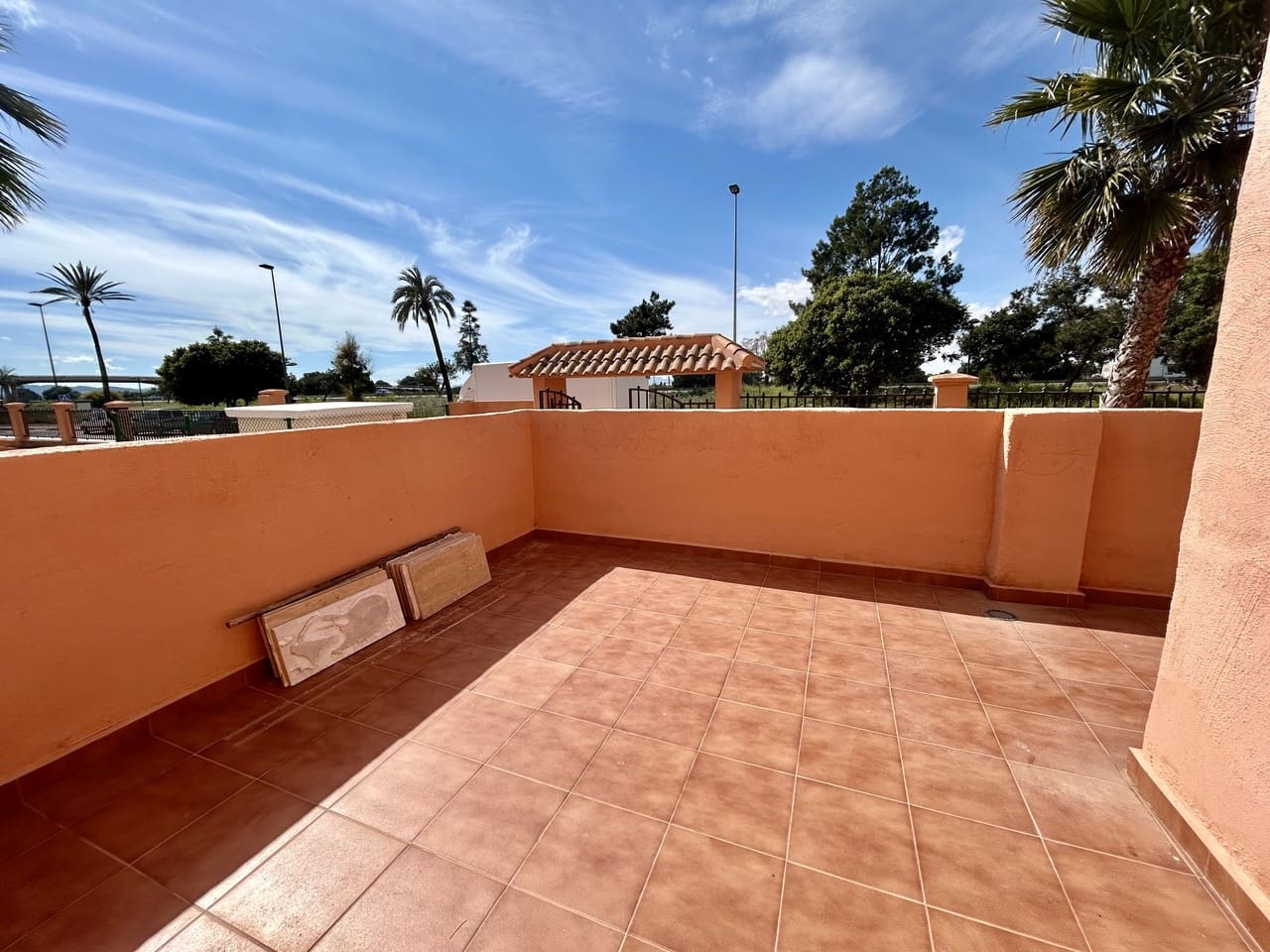 3 Zimmer Apartment zu verkaufen in Los Alcazares mit Pool Garage - 275.000 € (Ref: 9684160)
