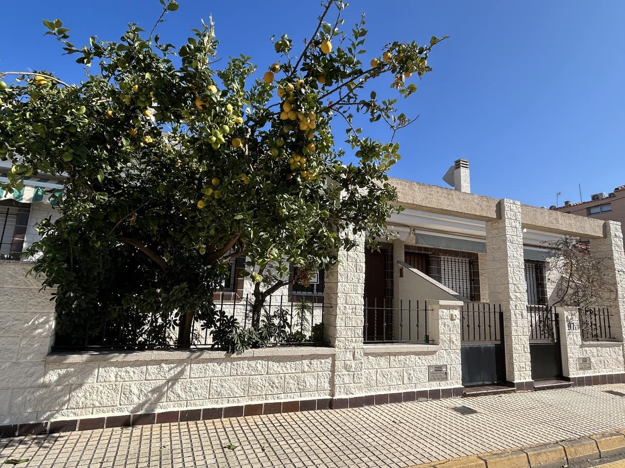 4 bedroom Townhouse for sale in Torre de la Horadada - € 249,000 (Ref: 9684187)