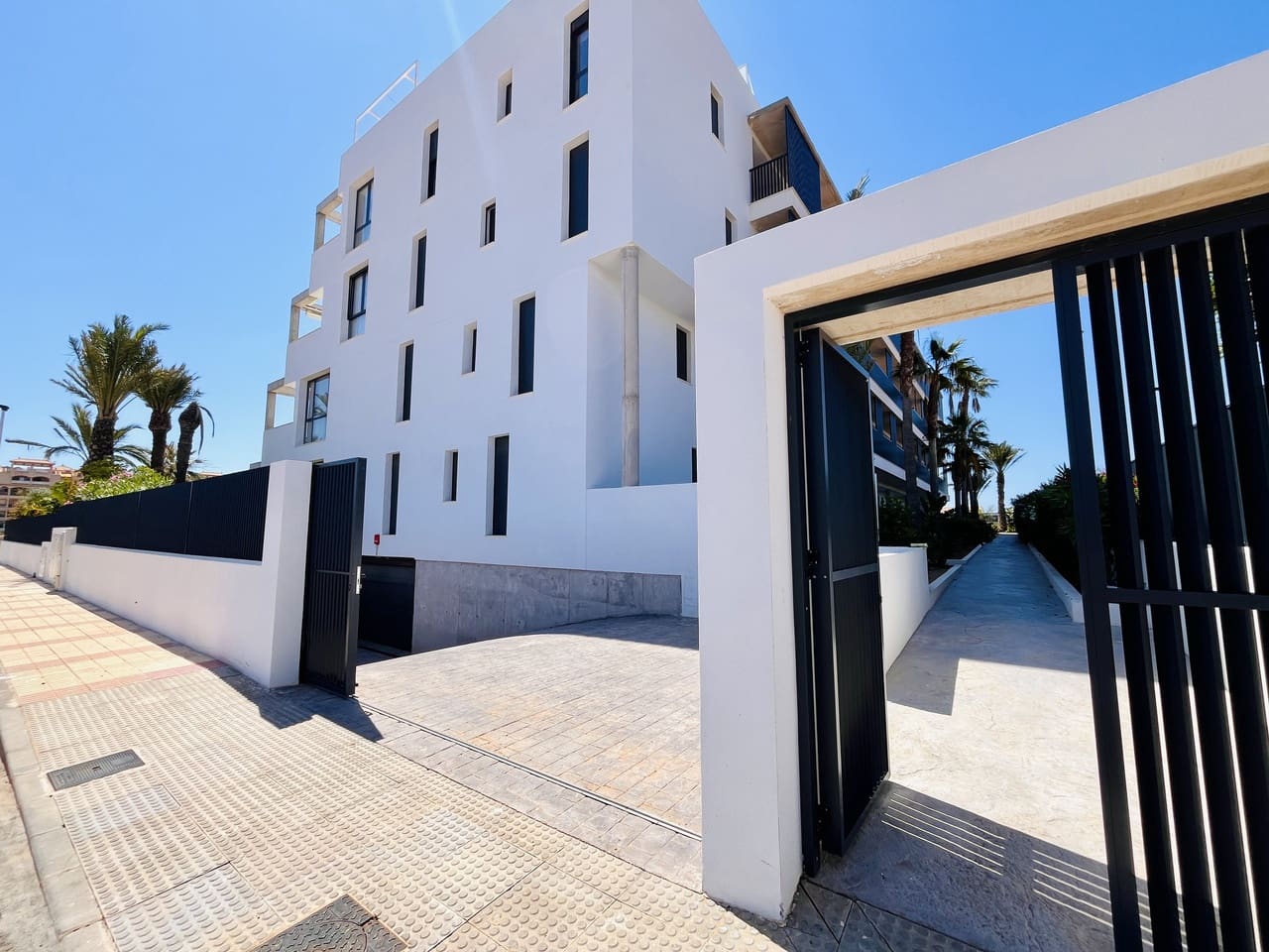 2 bedroom Apartment for sale in Mar de Cristal with pool garage - € 280,000 (Ref: 9684219)