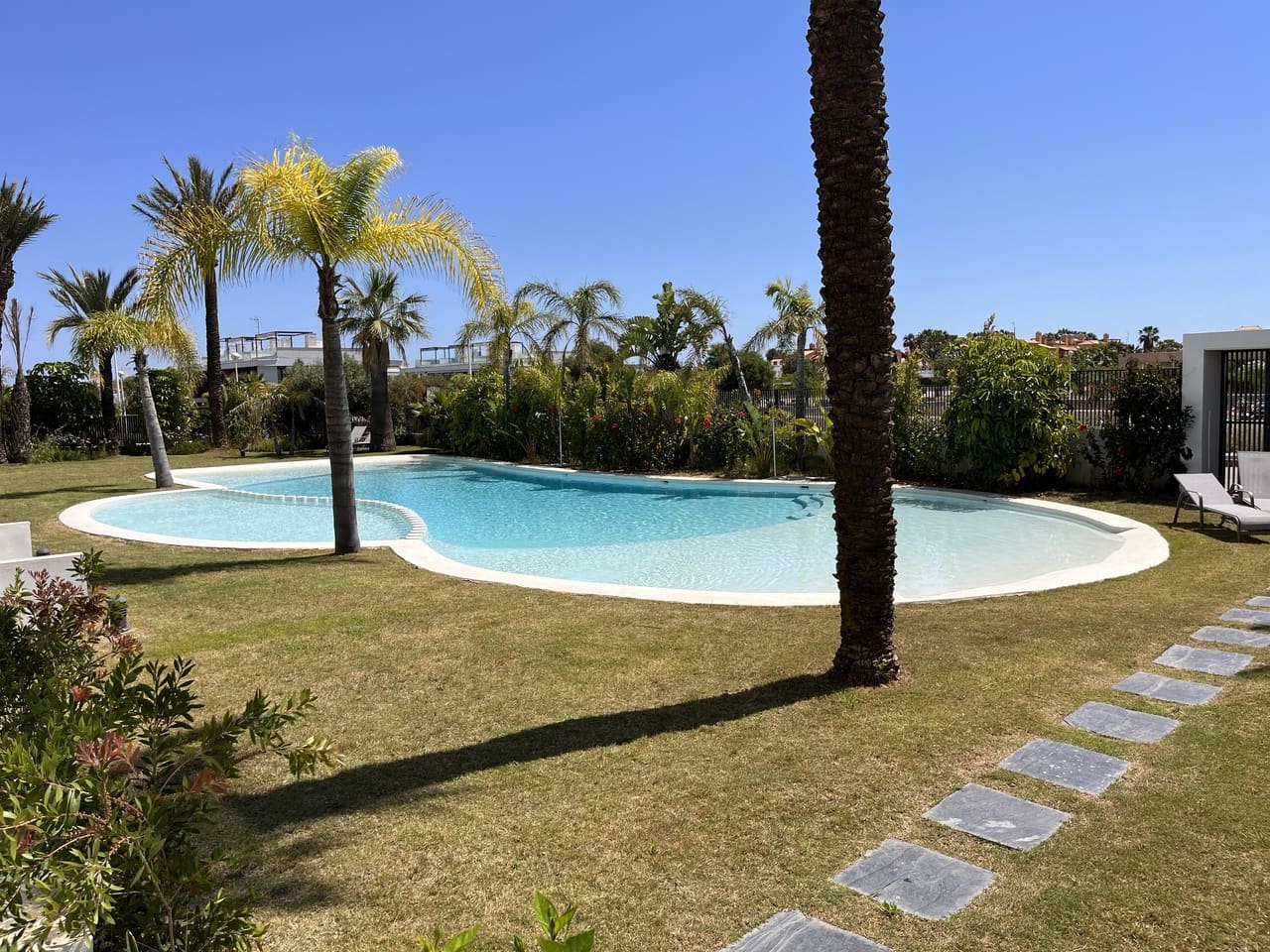 2 bedroom Apartment for sale in Mar de Cristal with pool garage - € 280,000 (Ref: 9684219)