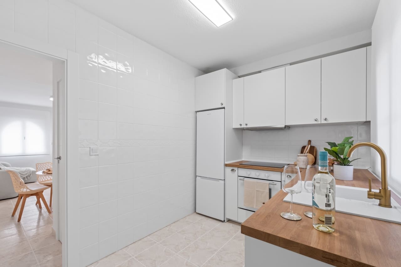2 Zimmer Haus zu verkaufen in La Florida mit Pool Garage - 205.000 € (Ref: 9699938)