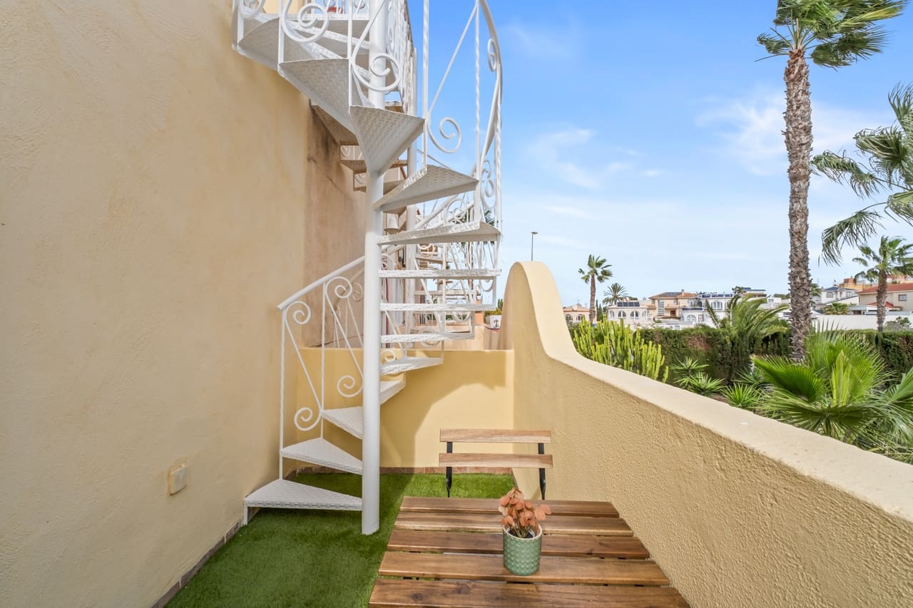2 Zimmer Haus zu verkaufen in La Florida mit Pool Garage - 205.000 € (Ref: 9699938)
