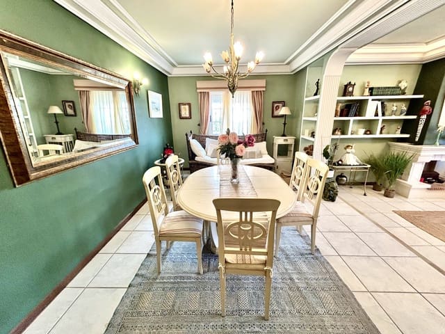 6 soveværelse Villa til salg i Los Europeos, Torrevieja med swimmingpool garage - € 950.000 (Ref: 9713707)