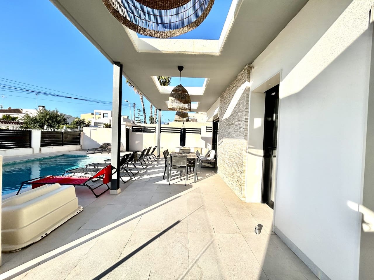 5 bedroom Villa for sale in Los Balcones with pool garage - € 849,950 (Ref: 9713720)