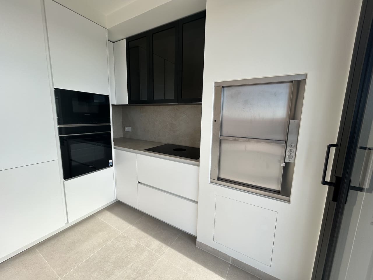 2 makuuhuone Kattohuoneisto myytävänä paikassa Las Colinas Golf mukana uima-altaan 
autotalli - 925 000 € (Ref: 9713730)