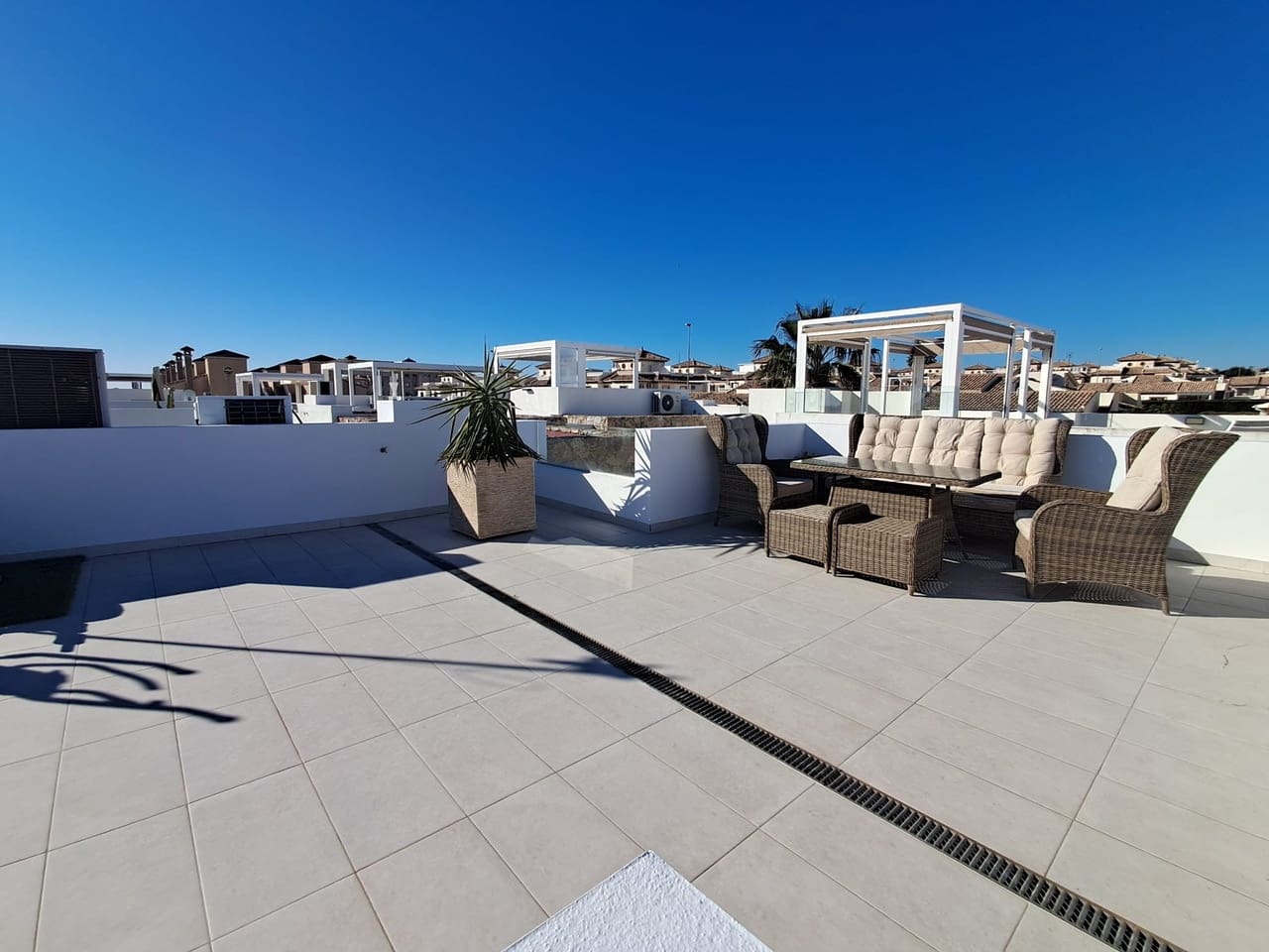 3 bedroom Villa for sale in Cabo Roig with pool - € 360,000 (Ref: 9713732)