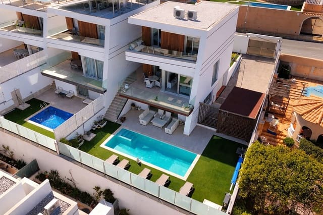 3 sypialnia Willa na sprzedaż w Villamartin, Orihuela z basenem garażem - 550 000 € (Ref: 9713734)