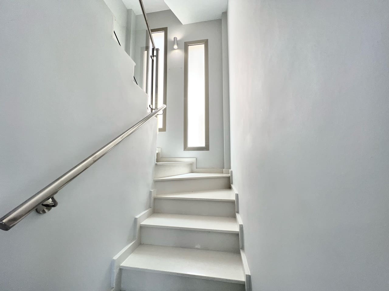 4 bedroom Villa for sale in Punta Prima with pool - € 555,000 (Ref: 9713736)