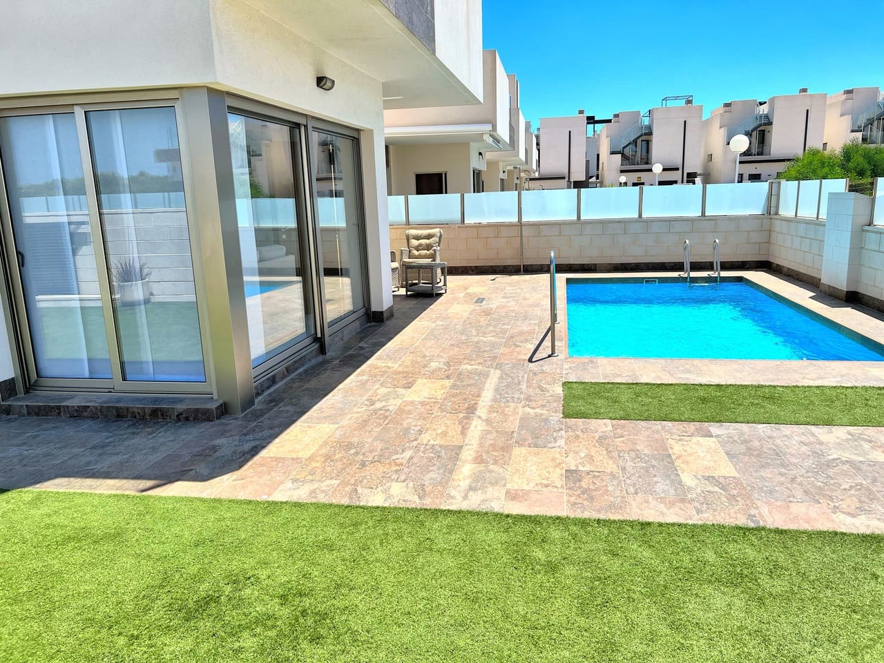 4 bedroom Villa for sale in Punta Prima with pool - € 555,000 (Ref: 9713736)