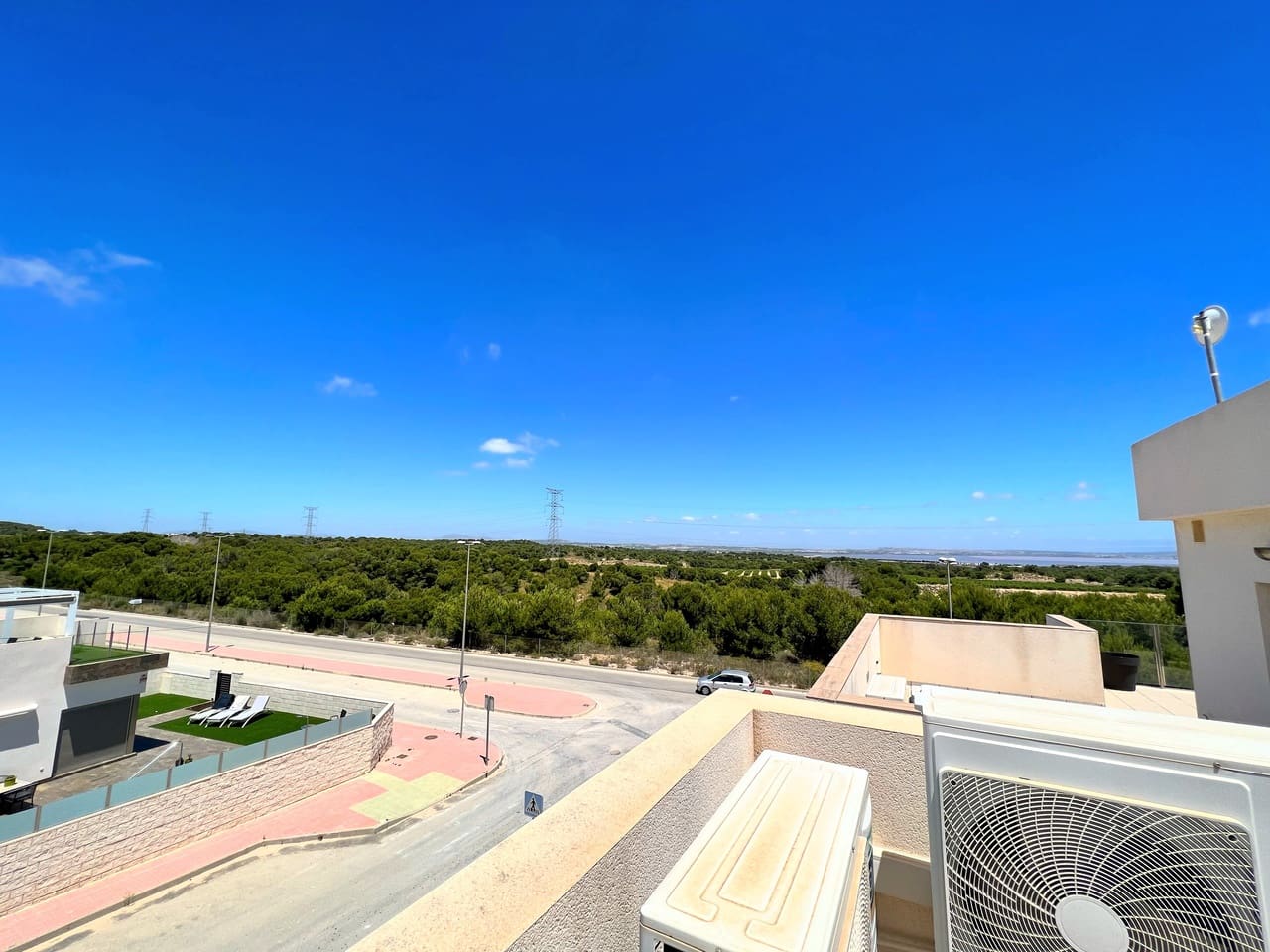 4 bedroom Villa for sale in Punta Prima with pool - € 555,000 (Ref: 9713736)