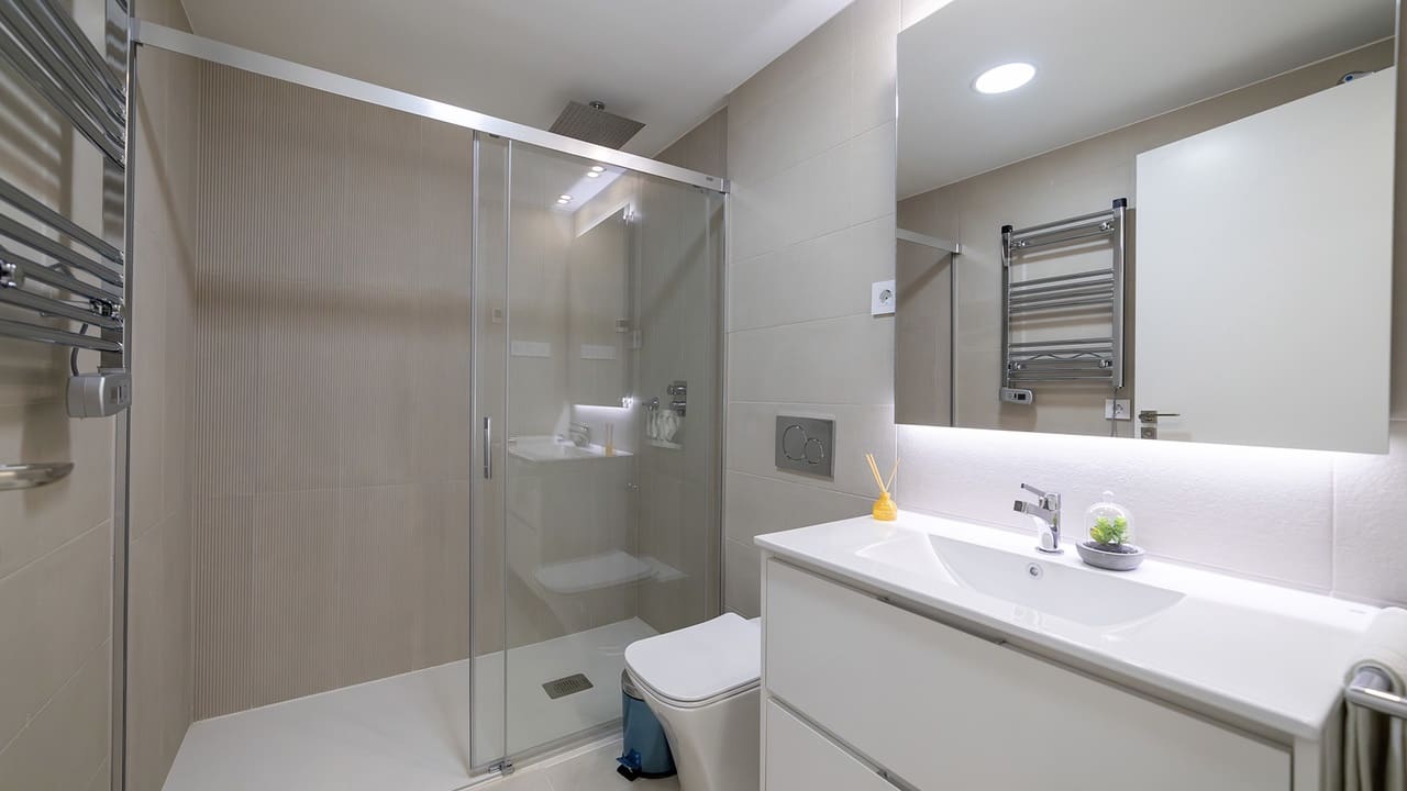 3 bedroom Apartment for sale in Punta Prima with pool garage - € 412,000 (Ref: 9713773)