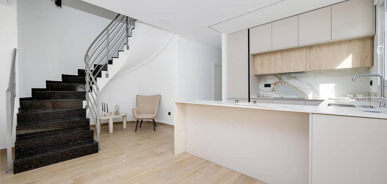 3 soveværelse Villa til salg i Torrevieja med swimmingpool garage - € 650.000 (Ref: 9713774)