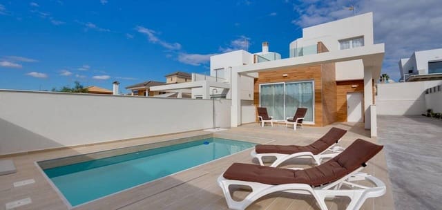 3 soveværelse Villa til salg i Parque Acuático - Sector 25, Torrevieja med swimmingpool garage - € 650.000 (Ref: 9713774)