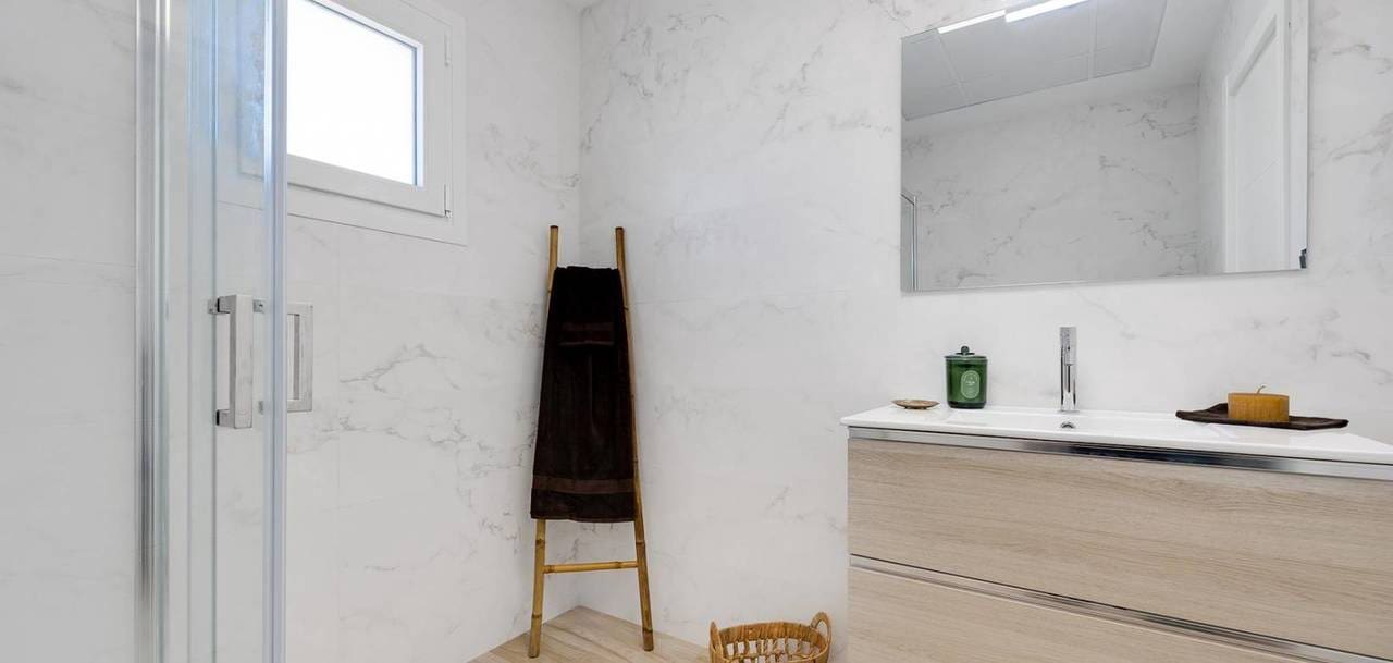 3 quarto Casa em Banda para venda em Torrevieja com piscina garagem - 650 000 € (Ref: 9713775)