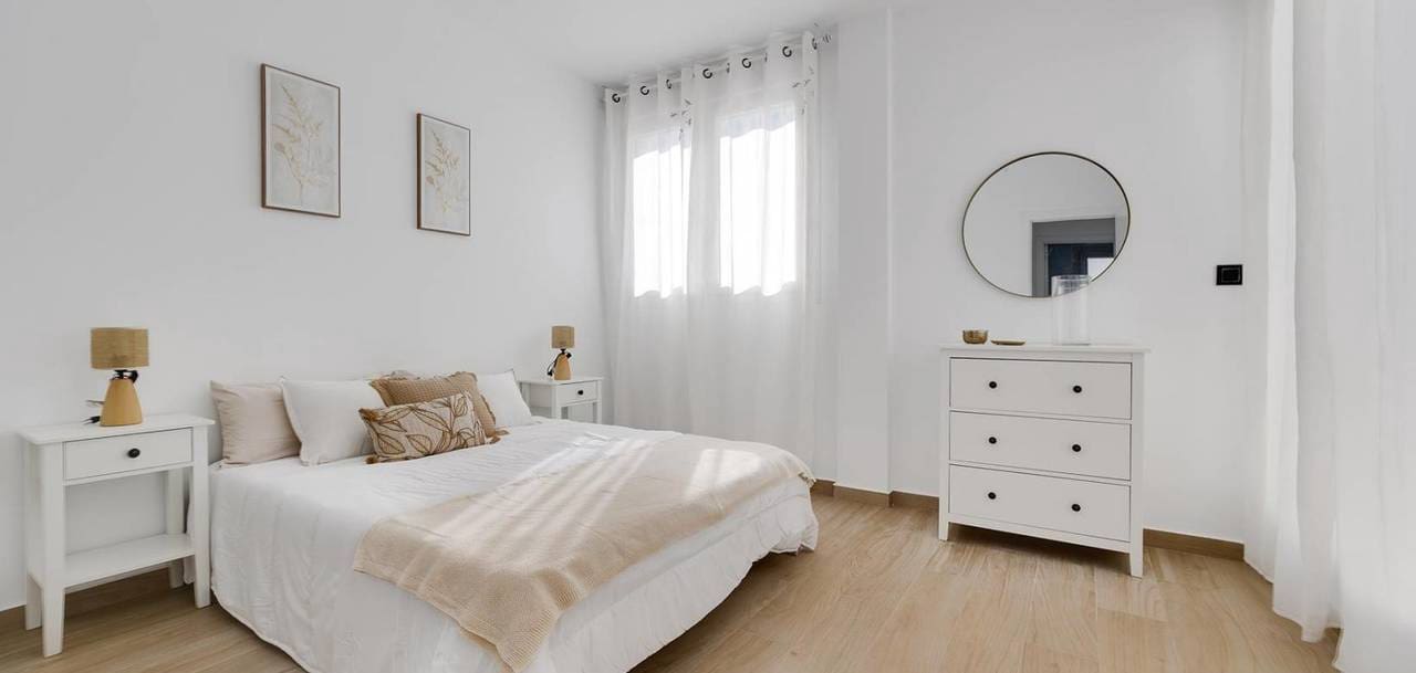 3 quarto Casa em Banda para venda em Torrevieja com piscina garagem - 650 000 € (Ref: 9713775)