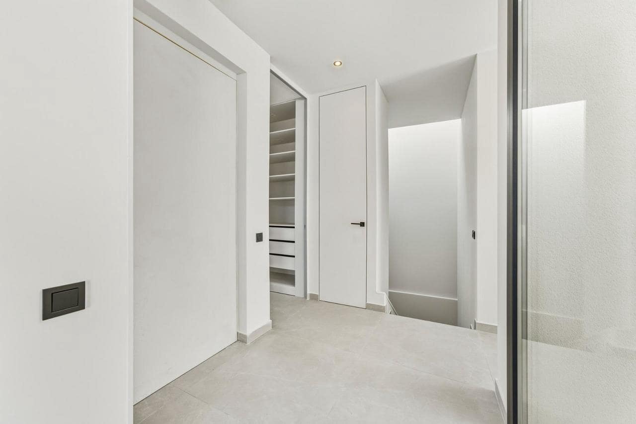 4 bedroom Villa for sale in Polop with pool - € 970,000 (Ref: 9713781)