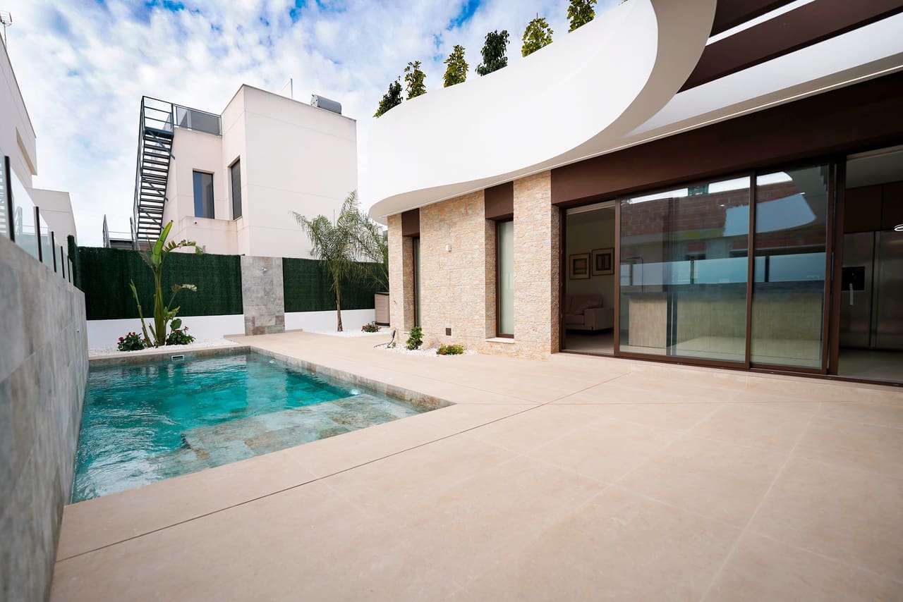 3 Zimmer Villa zu verkaufen in Heredades mit Pool Garage - 399.000 € (Ref: 9713796)