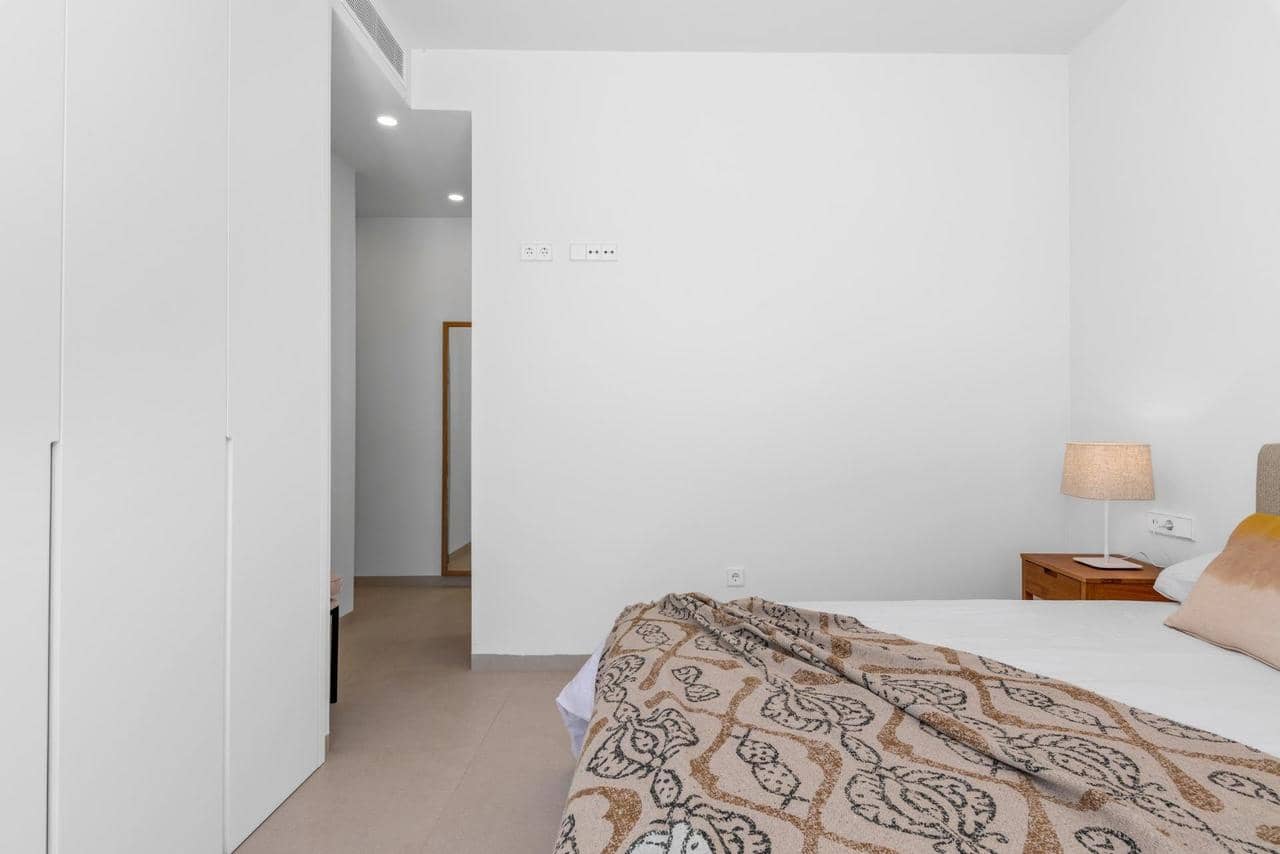 3 sypialnia Willa na sprzedaż w Los Alcazares z basenem - 689 900 € (Ref: 9713831)