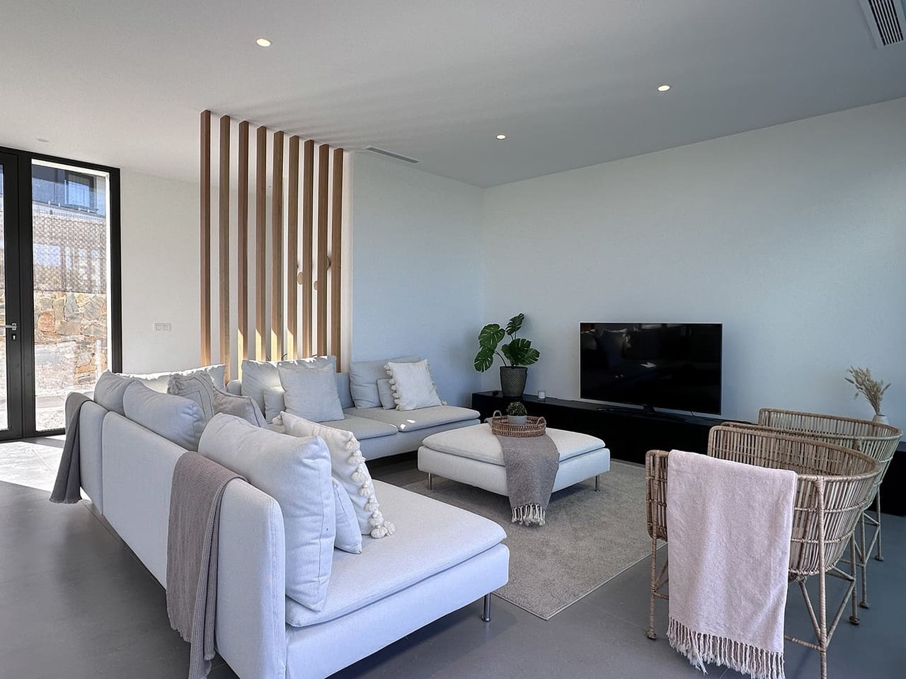 3 bedroom Villa for sale in San Miguel de Salinas with pool - € 1,295,000 (Ref: 9713835)