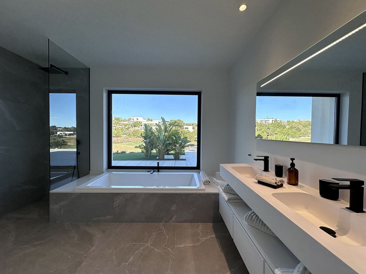 3 bedroom Villa for sale in San Miguel de Salinas with pool - € 1,295,000 (Ref: 9713835)