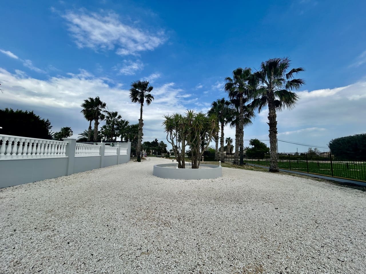 4 Zimmer Villa zu verkaufen in Catral mit Pool Garage - 549.000 € (Ref: 9715543)