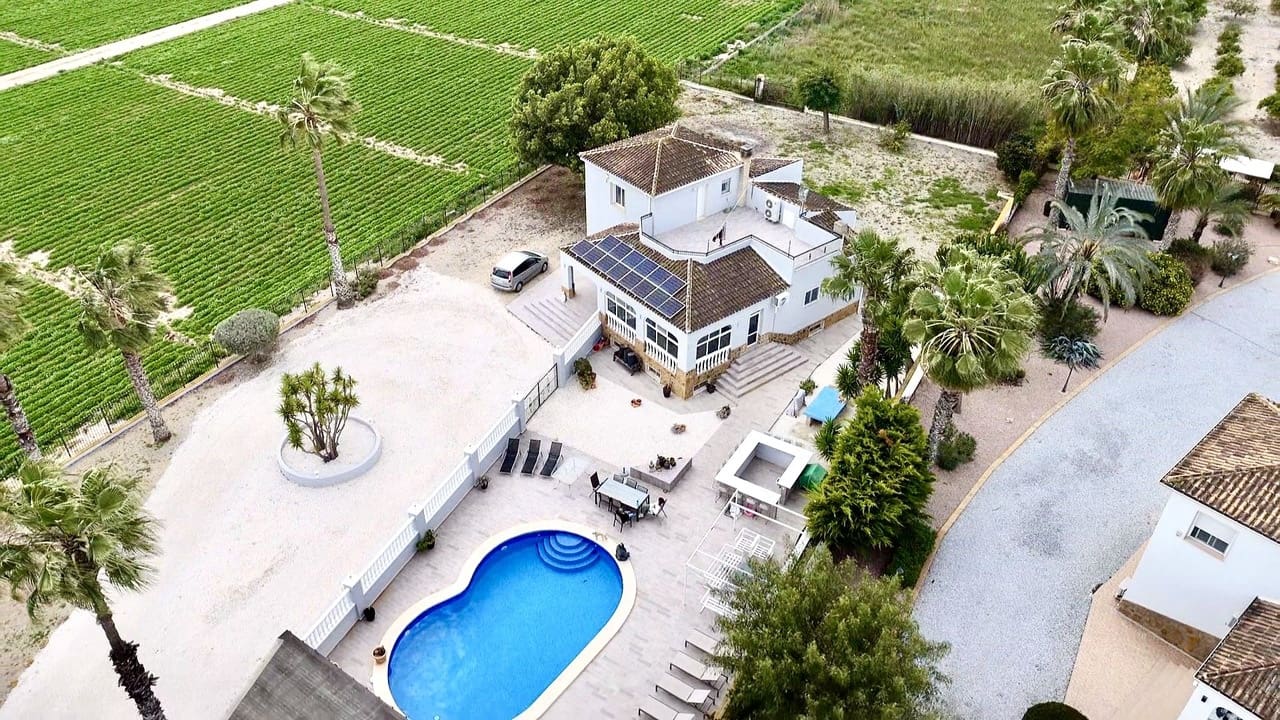 4 Zimmer Villa zu verkaufen in Catral mit Pool Garage - 549.000 € (Ref: 9715543)