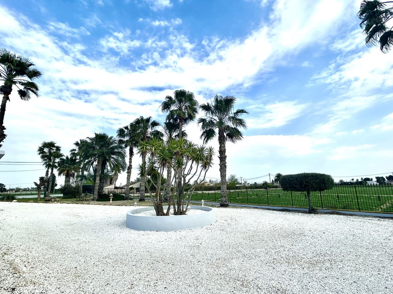 4 Zimmer Villa zu verkaufen in Catral mit Pool Garage - 549.000 € (Ref: 9715543)