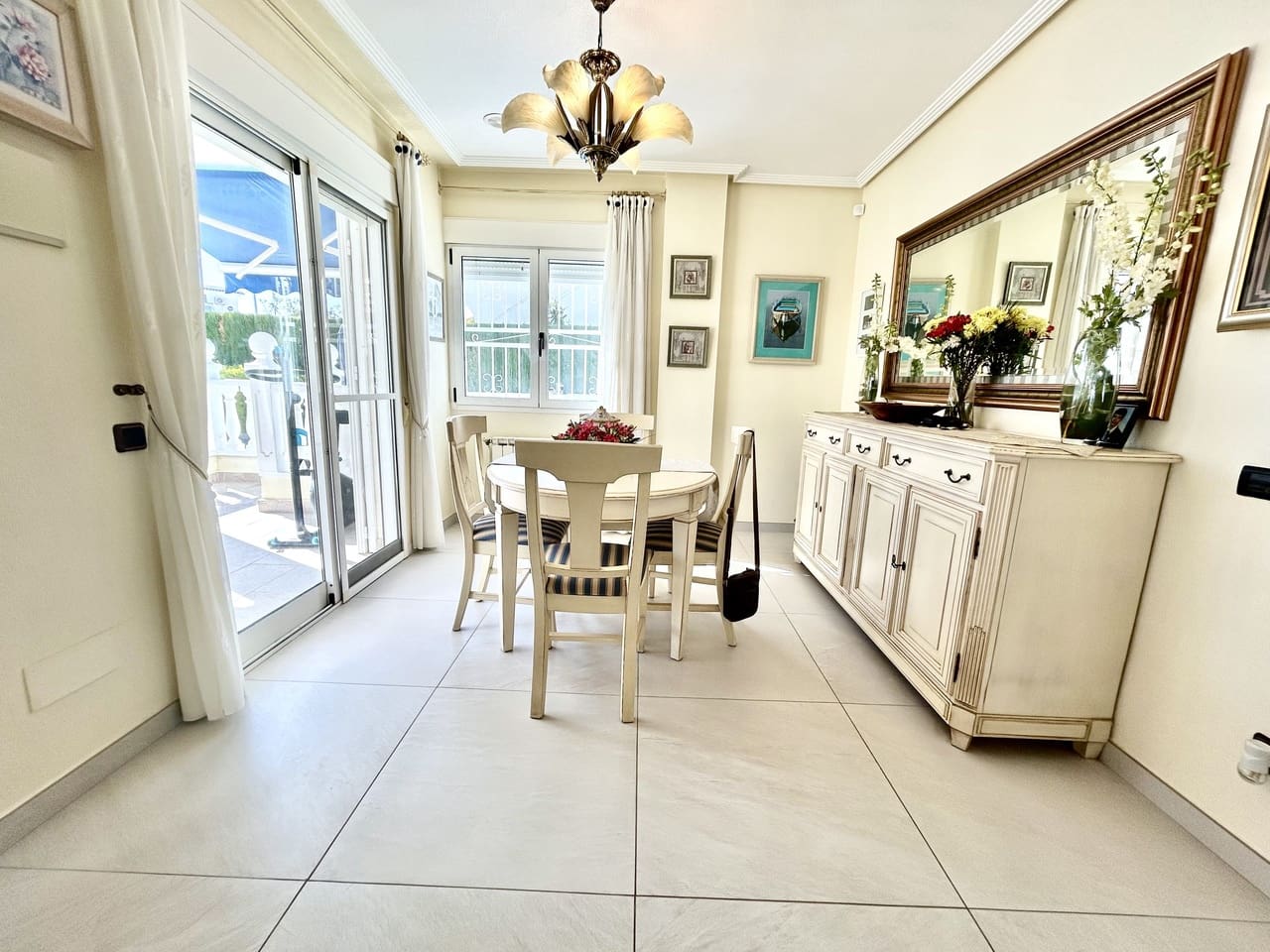 4 bedroom Villa for sale in Pinar de Campoverde with pool garage - € 460,000 (Ref: 9729581)