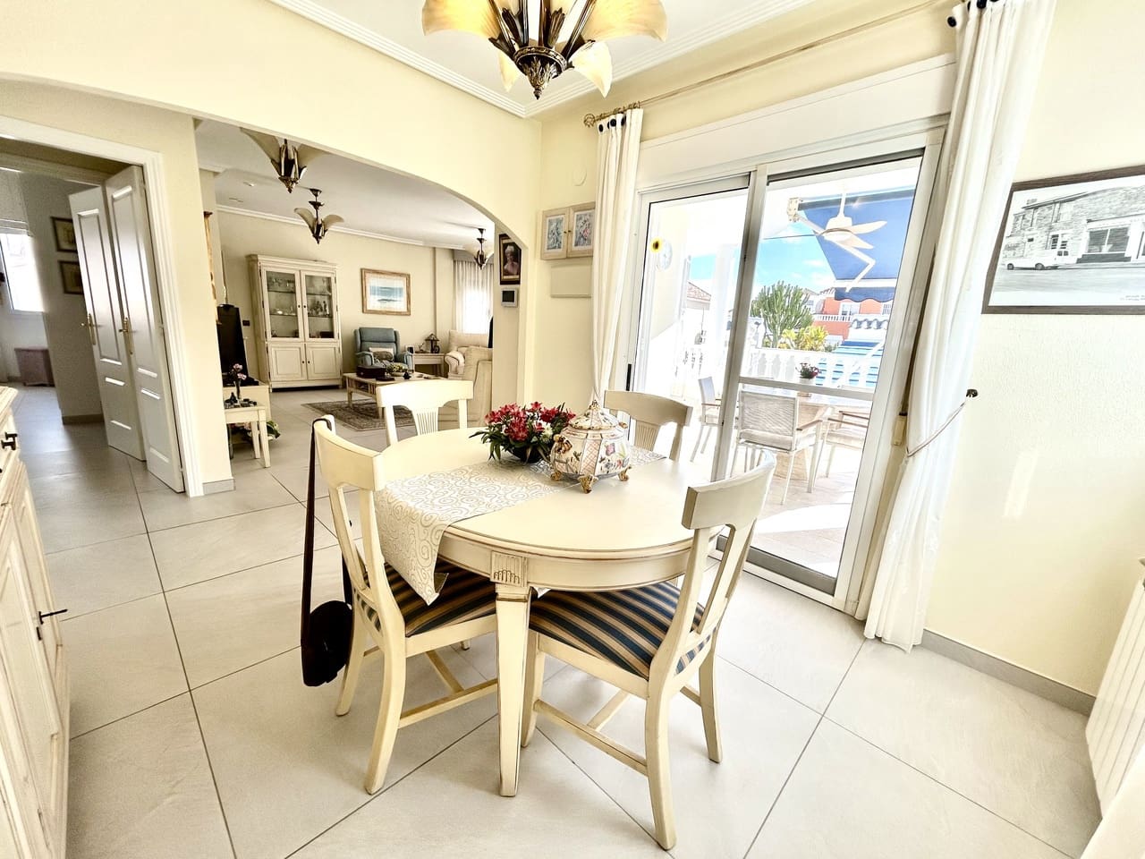 4 bedroom Villa for sale in Pinar de Campoverde with pool garage - € 460,000 (Ref: 9730405)