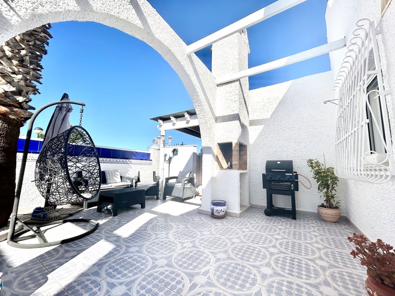 2 bedroom Villa for sale in Villamartin with pool - € 390,000 (Ref: 9739113)