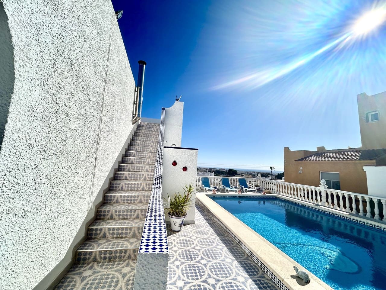 2 bedroom Villa for sale in Villamartin with pool - € 390,000 (Ref: 9739238)