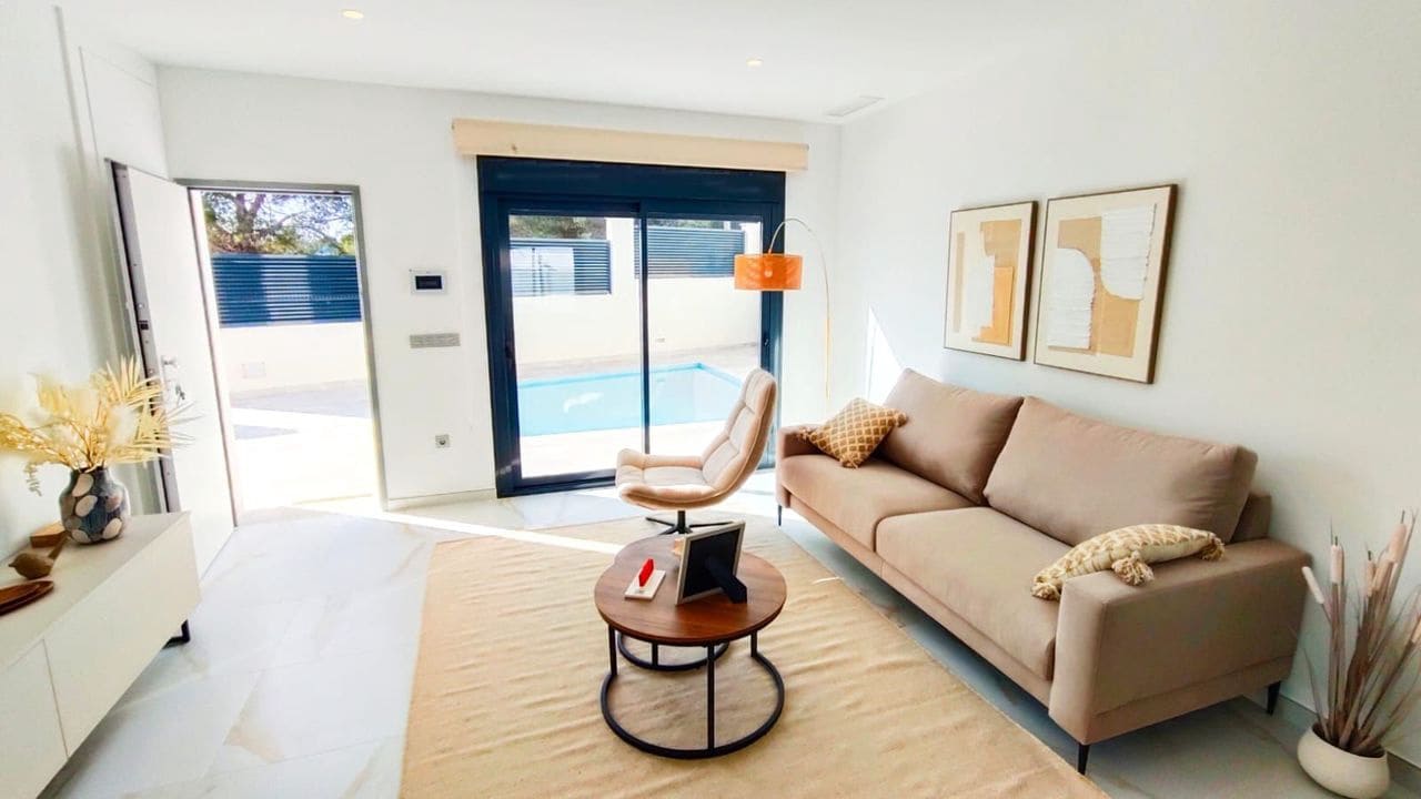 Chalet de 3 habitaciones en Pinar de Campoverde en venta con piscina garaje - 422.500 € (Ref: 9748211)